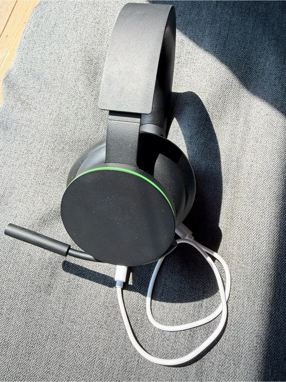 Xbox Wireless Gaming Headset — Black with Green Accent